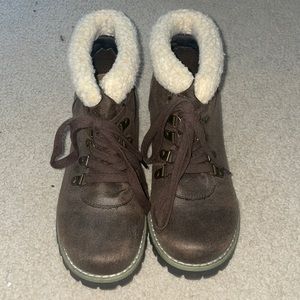 Brown Boots with shearling